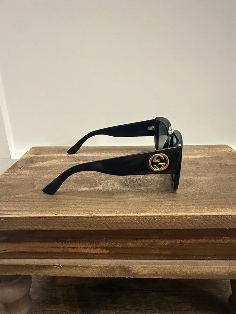 Gucci GG0141SN 001 Oversized Square Sunglasses - Black - Good Condition